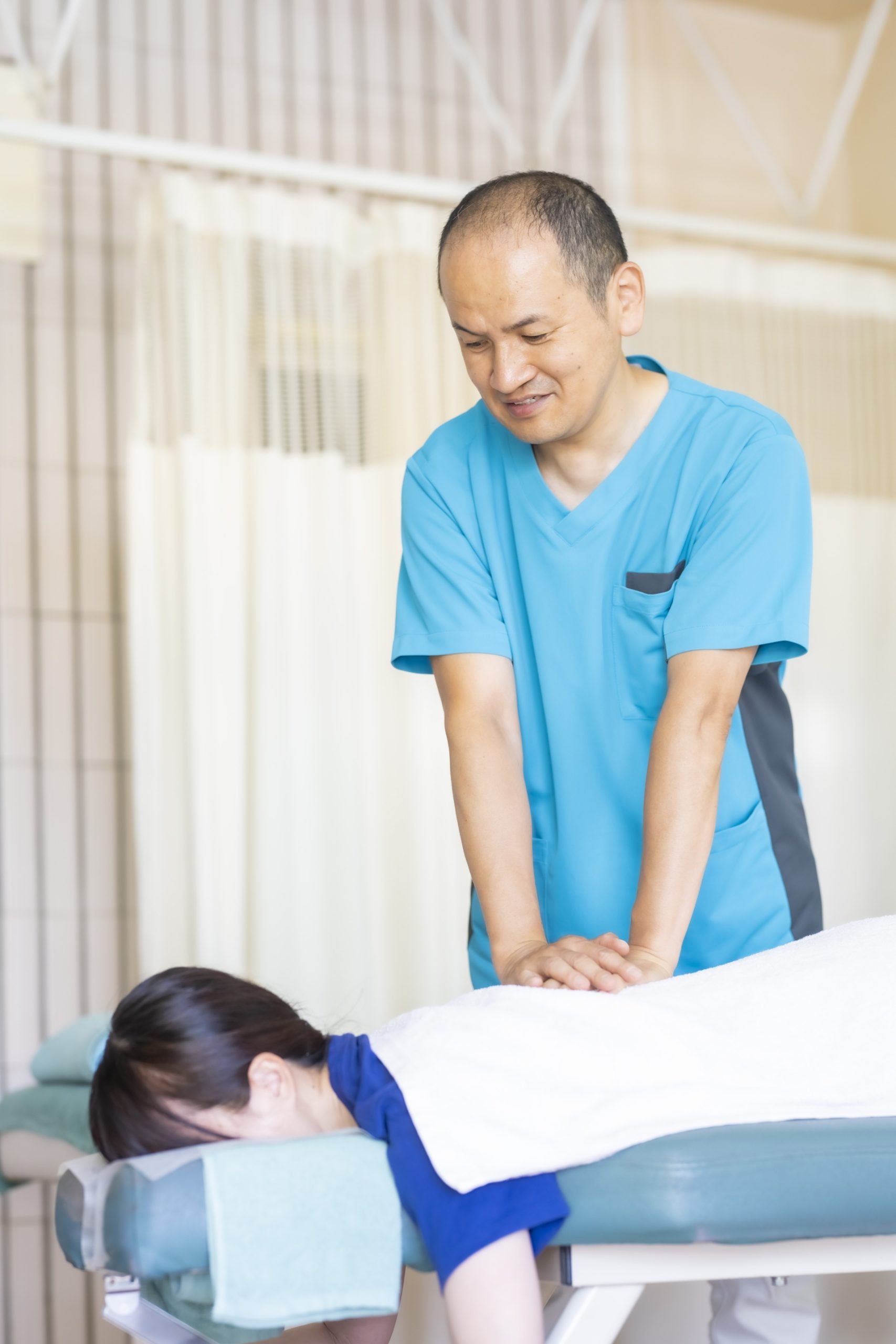 腰痛施術画像